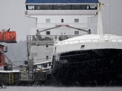 Finowie wypuścili statek podejrzany o uszkodzenie podmorskich kabli. Ciągnął kotwicę kilkadziesiąt kilometrów po dnie