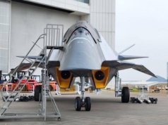 Chiny szykują broń jak z filmów sci-fi. Te supersamoloty mają latać także w kosmosie