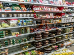 Wielu ludzi straci pracę! Znana sieć sklepów szykuje zwolnienia grupowe