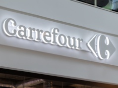 Carrefour zamyka sklepy i szykuje zwolnienia grupowe. Pracę może stracić 250 osób