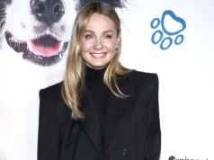 Małgorzata Socha w fantazyjnych spodniach "baloon fit" na premierze. Wyrafinowana elegancja