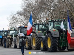 Francuscy rolnicy nie odpuszczają rządowi. Zostaną na noc przed parlamentem
