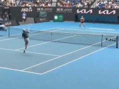 Trening jak mecz. Świątek i Sabalenka przyciągnęły uwagę kibiców