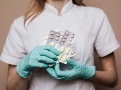 Potrzebujesz leku na kaszel? Apteka może ci sprzedać przysłowiową wodę z cukrem