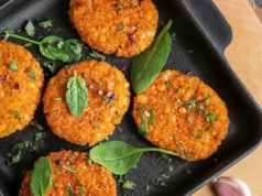 Idealny pomysł na obiad. Tanie i sycące kotlety z soczewicy zrobisz w pół godziny, a smakują jak w restauracji