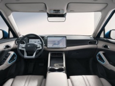 Nowy SUV z Chin za 109 300 zł omija słabość Chery Tiggo 4. Na trasie zapowiada się znacznie lepiej