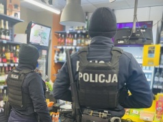 43-latka ukradła napoje za 25 zł. Policja szybko wkroczyła do akcji