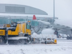 Kompletny paraliż na dwóch warszawskich loniskach. Gigantyczne opóźnienia, kilkanaście przekierowanych lotów