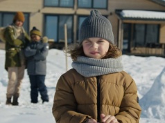 Rodzice boją się mrozu, ale przepisy są jasne. Od jakiej temperatury dzieci nie wychodzą na dwór?
