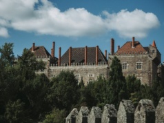 Z dala od tłumów i wysokich cen. To miasto zaskakuje spokojem. Pozwiedzasz i wypoczniesz jak nigdy