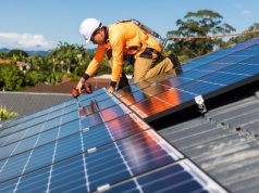 Wyłożył pieniądze na fotowoltaikę i pojawił się problem. Setki rodzin w Polsce "nabite w butelkę"