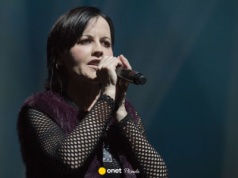 Do końca pracowała nad nową płytą. Jej niespodziewana śmierć poruszyła cały świat