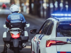 Funkcjonariusz macha czerwoną flagą? Tych znaków nie znają kierowcy