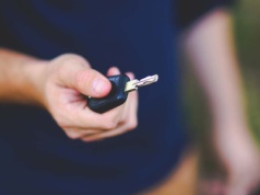 Miał być idealny, rzeczywistość zweryfikowała plany. Kierowcy elektryków zdradzają, dlaczego wrócili do silników spalinowych