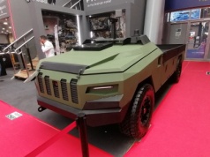 Ukraiński lądowy bezzałogowiec z bronią laserową?