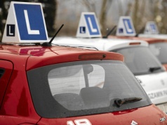 Luka prawna, z której korzystają zdający na prawo jazdy. Egzaminator nie może nic zrobić