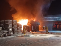 Groźny pożar w tartaku. Zawinił piec w budynku socjalnym