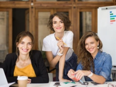 Mniej ofert pracy dla młodych. Pracę zabierają im migranci i... sztuczna inteligencja