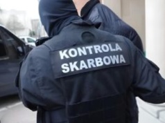 Kontrola zagranicznych kont. W 2026 roku KAS sprawdzi twoje zyski z 2025