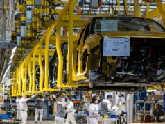 Produkcja aut w Polsce spada w dramatycznym tempie. Branża pod presją