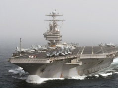 Superlotniskowiec zmierza na Bliski Wschód. Co szykują Amerykanie?