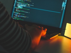 Eldorado w IT tylko dla specjalistów. Juniorzy na bocznym torze