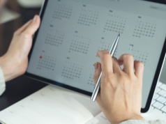 Te osoby mogą odebrać dzień wolny. PIP wyjaśnia, bo nie każdemu się należy