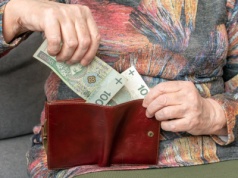 Dobra wiadomość dla prawie miliona seniorów. Dodatkowe 140 zł już w styczniu