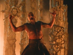 Duże zaskoczenie. Jest tu jedna z najlepszych scen tego wieku