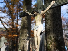 Włochy: w 2025 r. zmarło 414 bezdomnych. Większość to cudzoziemcy