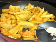 Wsyp trochę do oleju i smaż frytki. Wyjdą mega chrupiące