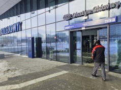 Awaria drzwi na dworcu Olsztyn Główny. "Jeszcze w zeszłym roku zgłosiliśmy usterkę"