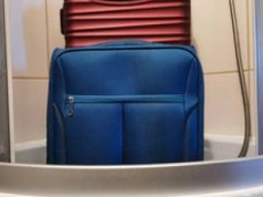 Śpisz w hotelu? Od razu wynieś walizki do łazienki