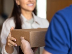 Droższe przesyłki spoza UE przez nowe cło. O ile podrożeją?