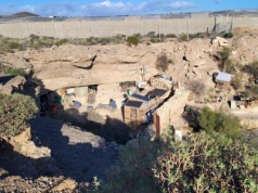 Jaskinie Teneryfy zamienione w techno-party i mieszkania