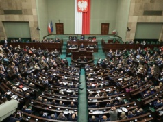 Kto zyskał, a kto stracił? Nowe badanie poparcia dla partii politycznych