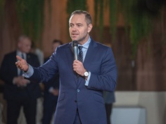 Nawrocki nagania do kryptowalut? Oszuści wybrali świetny moment na ten deepfake