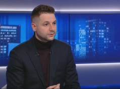 "Bezczelnie łamie prawo". Patryk Jaki o decyzji marszałka Sejmu