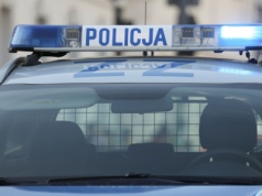 Autem wbił się w radiowóz w samym centrum Warszawy. Ulice zablokowane