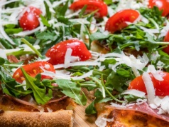 Pizza w stylu rzymskim. Przygotuj idealne ciasto według przepisu Emiliana Castagny