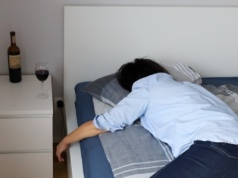 Pijani zamiast do izb trafiają na SOR. Lekarze i policja mają dość