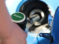 Najniższe ceny benzyny od 2022 roku. Kierowcy korzystają, ale to może być koniec obniżek