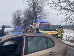 Wypadek w Starkówcu. Jedna osoba poszkodowana.