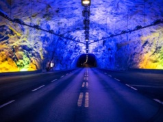 Tu znajduje się najdłuższy tunel na świecie. Przejazd trwa kilkadziesiąt minut