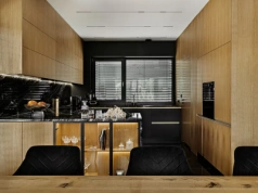 Ten dom w Katowicach połączył dwie skrajne estetyki. Efekt zaskakuje od progu