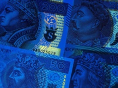 Polska robi postępy w walce z praniem brudnych pieniędzy. Najnowszy raport Moneyval
