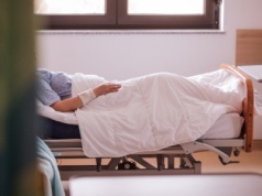 Tyle kosztuje Polskę przedwczesna śmiertelność. "Nie opłaca się oszczędzać na zdrowiu"