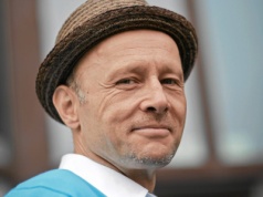 Chciał podbić Hollywood, został gwiazdą "Na dobre i na złe". Dziś pracuje w USA