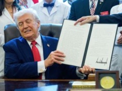 UE reaguje na cła Trumpa. Bruksela odpowiada