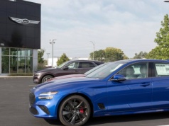 Kolejna marka rezygnuje z elektrycznej rewolucji. Znany producent znów stawia na silniki spalinowe